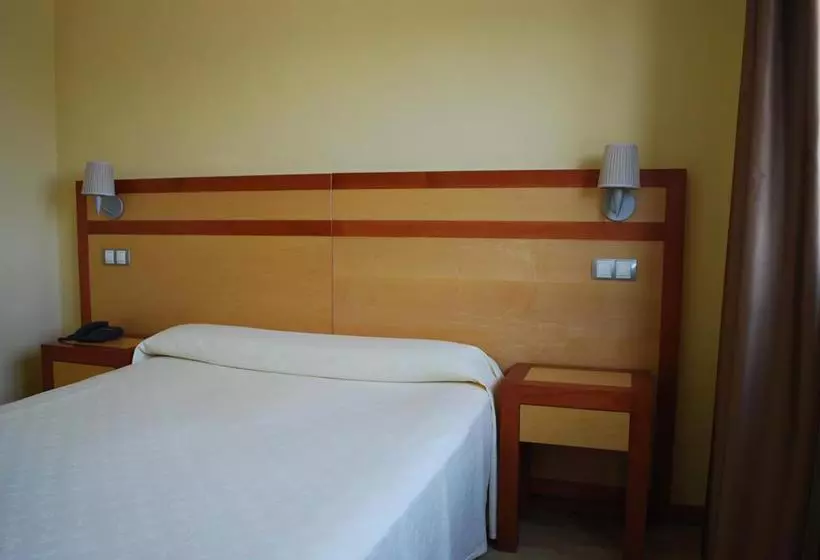 فندق Puerta Guadalajara