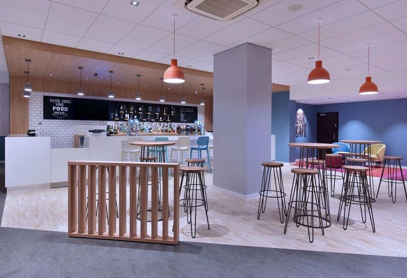 酒店 Travelodge Gatwick Airport Central