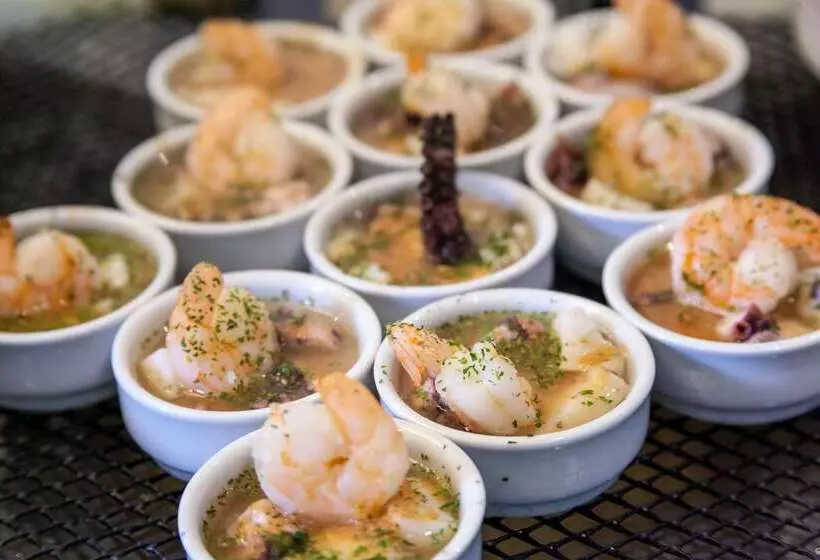 Отель Wyndham Garden Guayaquil