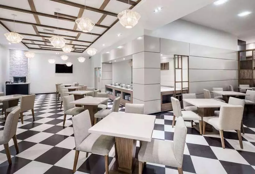 Отель Wyndham Garden Guayaquil