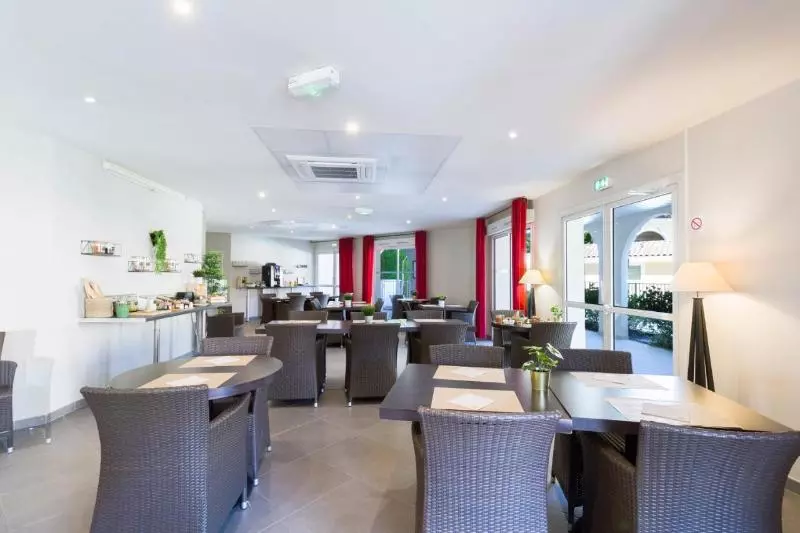 Garden & City Aix En Provence   Rousset