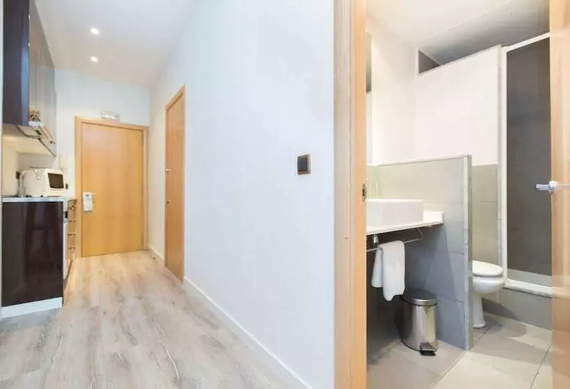 Ainb Las Ramblas Colón Apartments