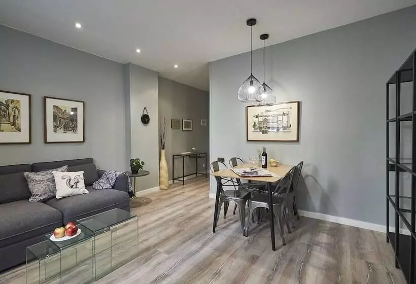 Ainb Las Ramblas Colón Apartments