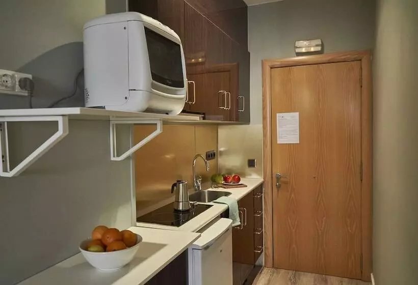 Ainb Las Ramblas Colón Apartments