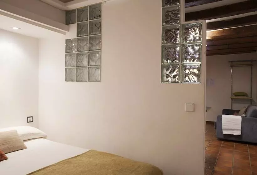 Ainb Las Ramblas Guardia Apartments