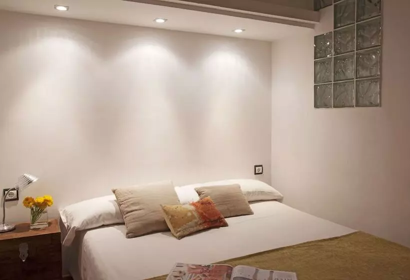 Ainb Las Ramblas Guardia Apartments