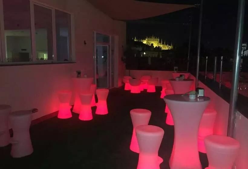 هتل Adriano Boutique Sevilla