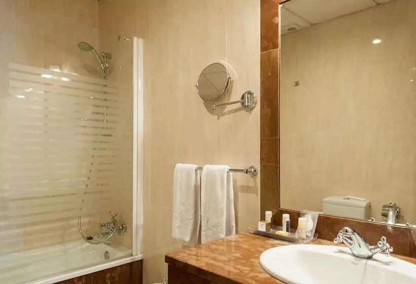 هتل Adriano Boutique Sevilla