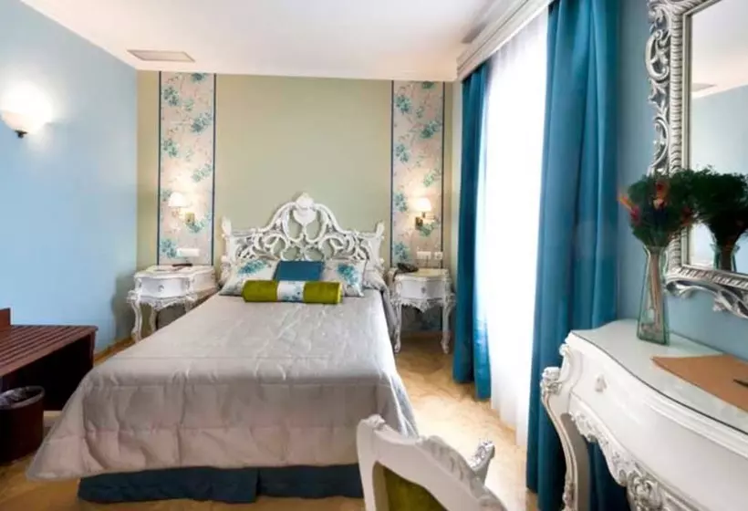 هتل Adriano Boutique Sevilla