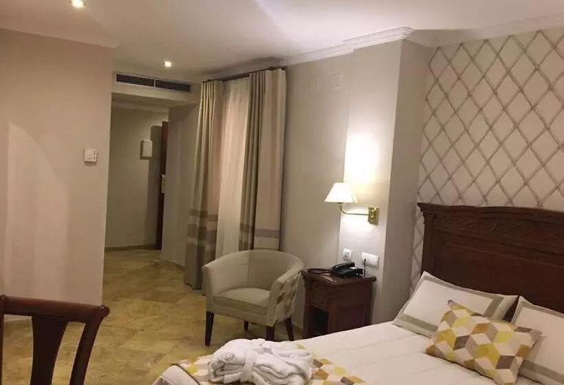 هتل Adriano Boutique Sevilla