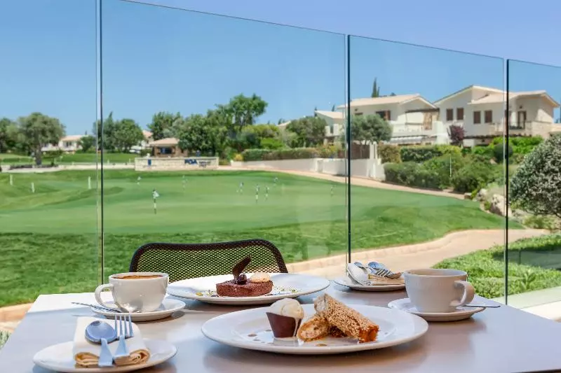 هتل Aphrodite Hills Rentals Superior Villas