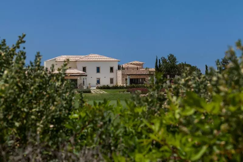 هتل Aphrodite Hills Rentals Superior Villas