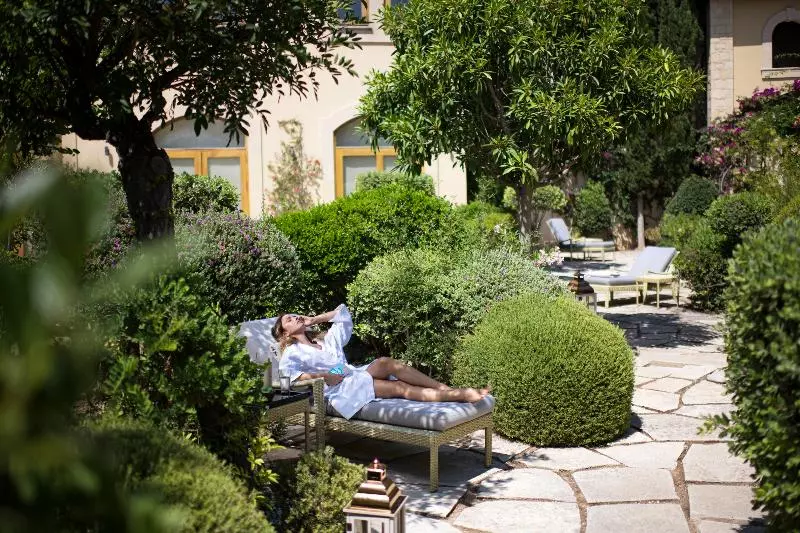 هتل Aphrodite Hills Rentals Superior Villas