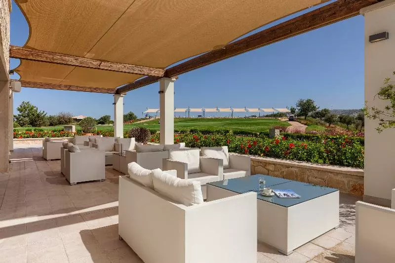 هتل Aphrodite Hills Rentals Superior Villas
