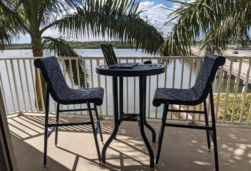 בית מלון כפרי Boca Ciega Resort