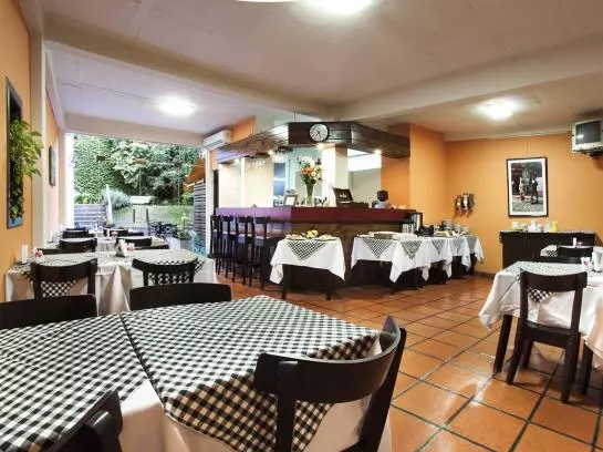 هتل Bohemia Buenos Aires