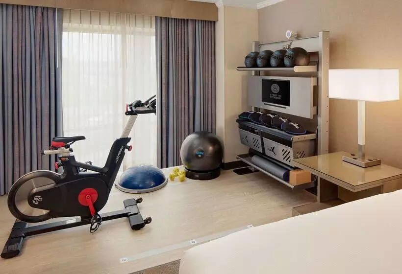 ホテル Doubletree By Hilton Irvine   Spectrum