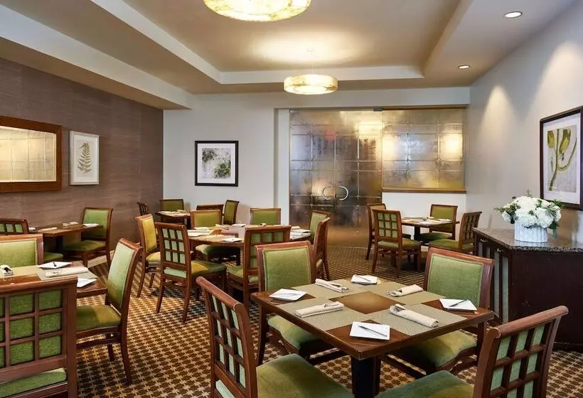 ホテル Doubletree By Hilton Irvine   Spectrum