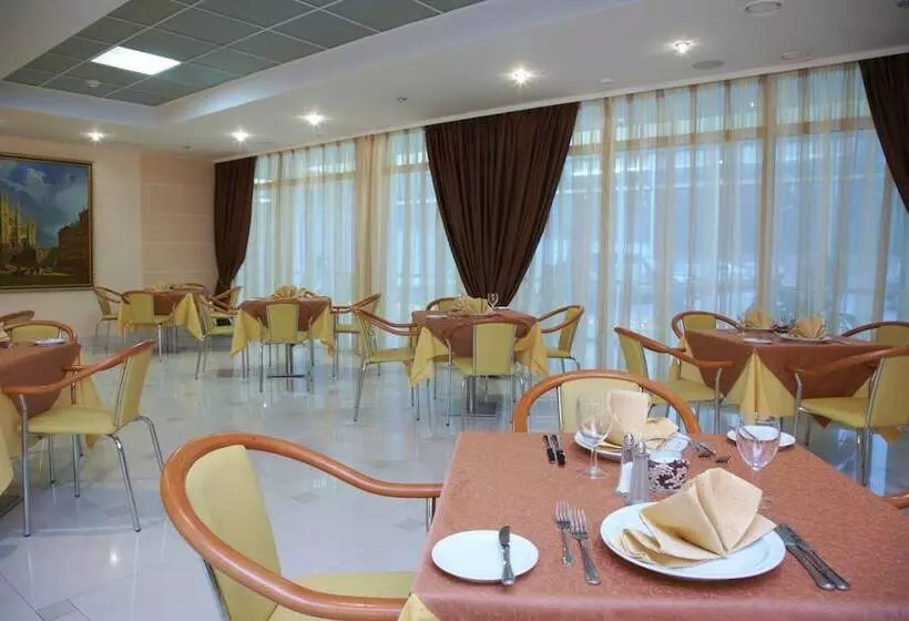 فندق Petro Sport