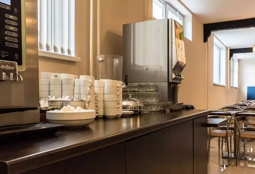 فندق Petro Sport