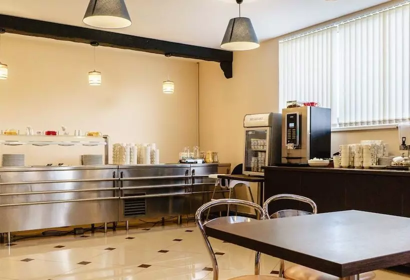 فندق Petro Sport