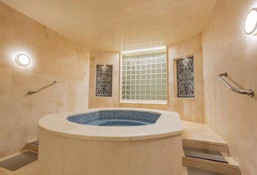 ホテル Steigenberger Aldau Beach