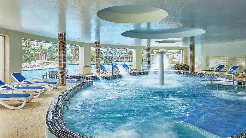 ホテル Steigenberger Aldau Beach