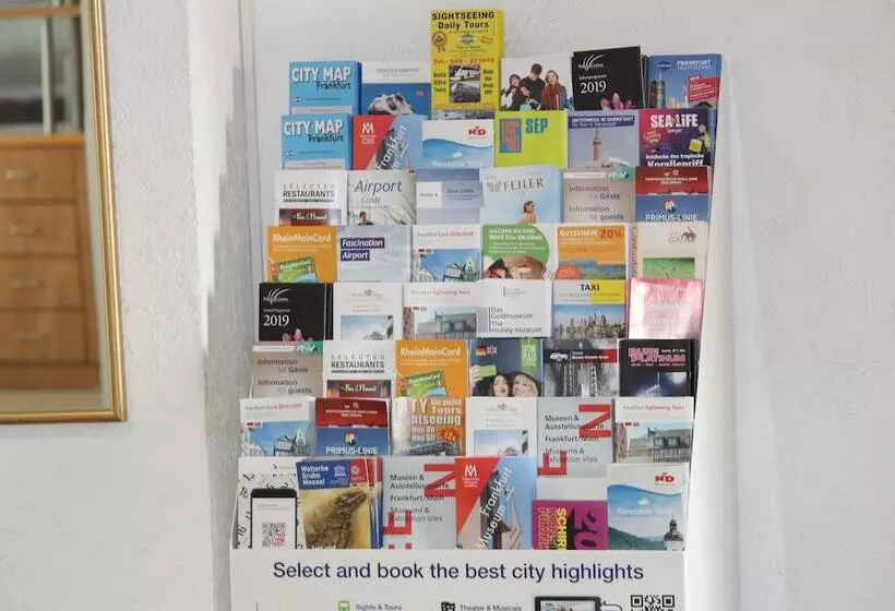 Отель Am Kurfuerstenplatz   Messe