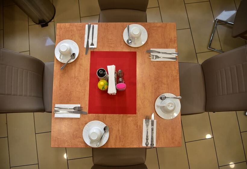 호텔 Am Kurfuerstenplatz Messe