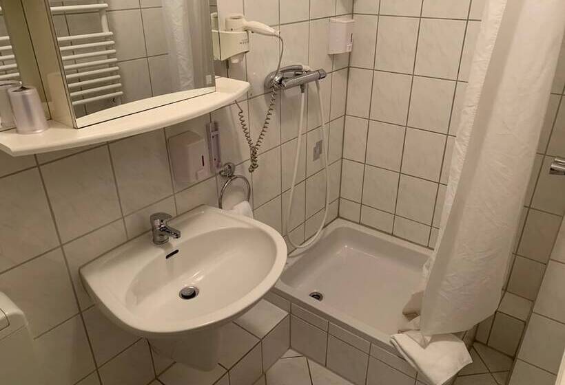 호텔 Am Kurfuerstenplatz Messe