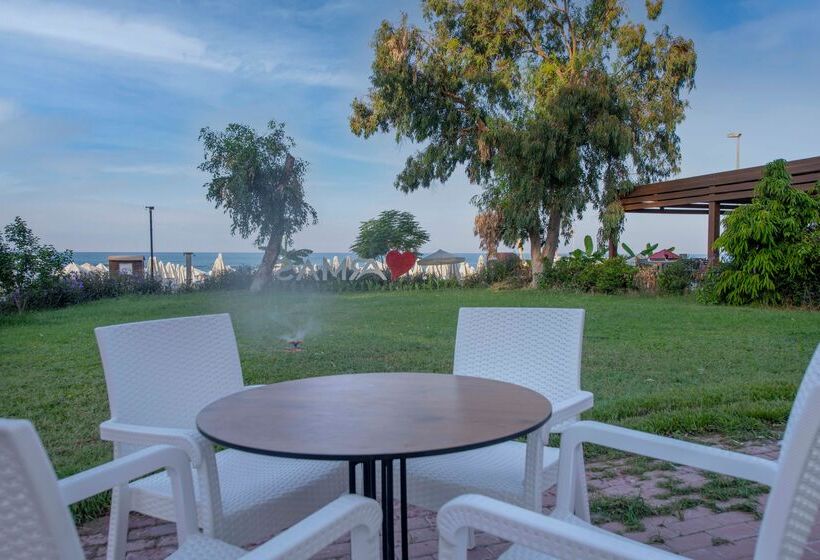 בית מלון כפרי Armas Bella Sun