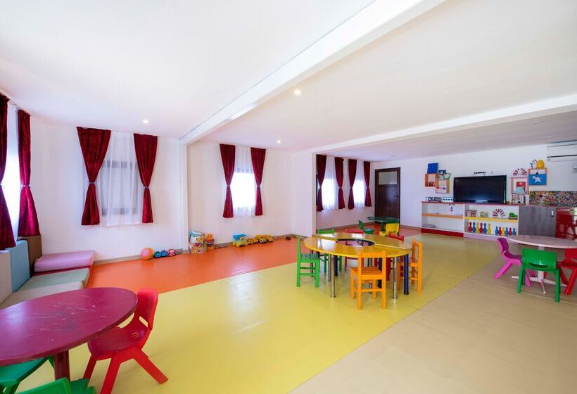 בית מלון כפרי Armas Bella Sun