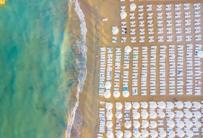 בית מלון כפרי Armas Bella Sun