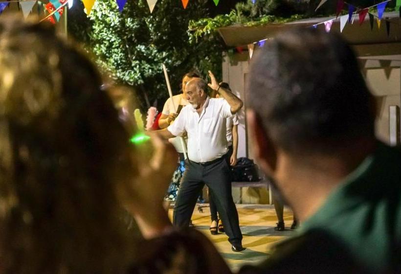 هتل Lara Hadrianus