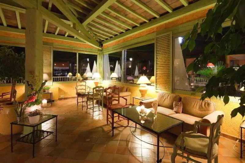 酒店 Le Mas D'Artigny & Spa