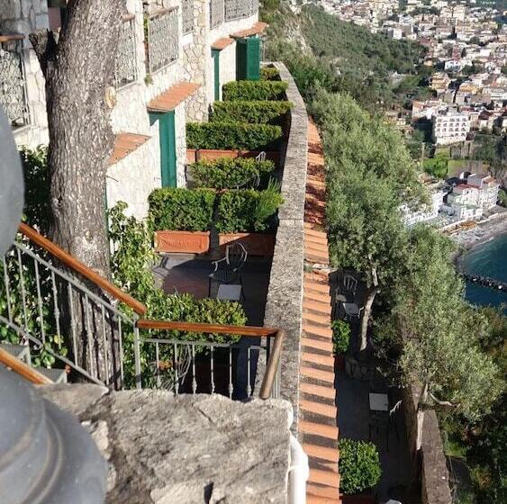 בית מלון כפרי Mega Mare