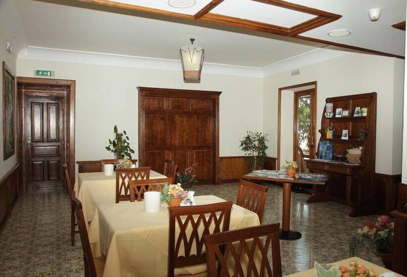 בית מלון כפרי Mega Mare