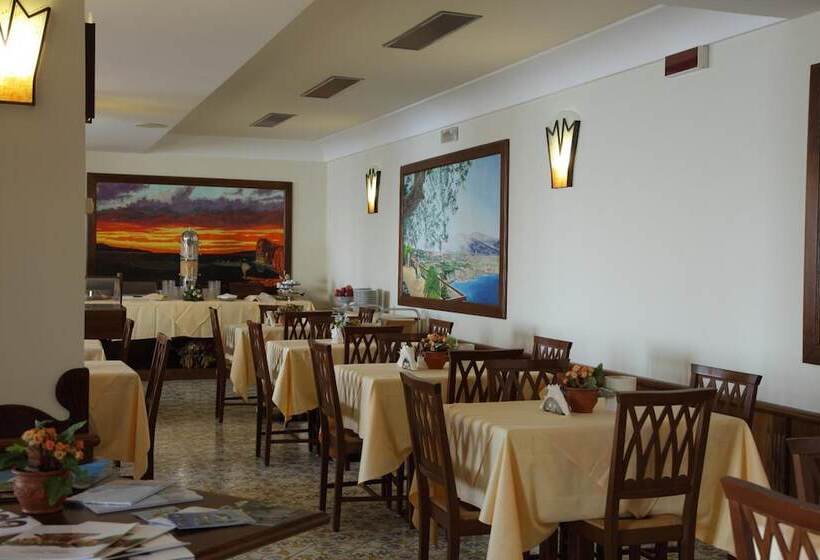 בית מלון כפרי Mega Mare