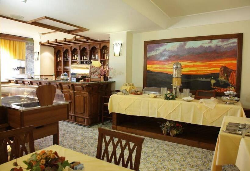 בית מלון כפרי Mega Mare