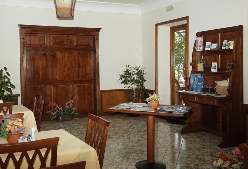 בית מלון כפרי Mega Mare