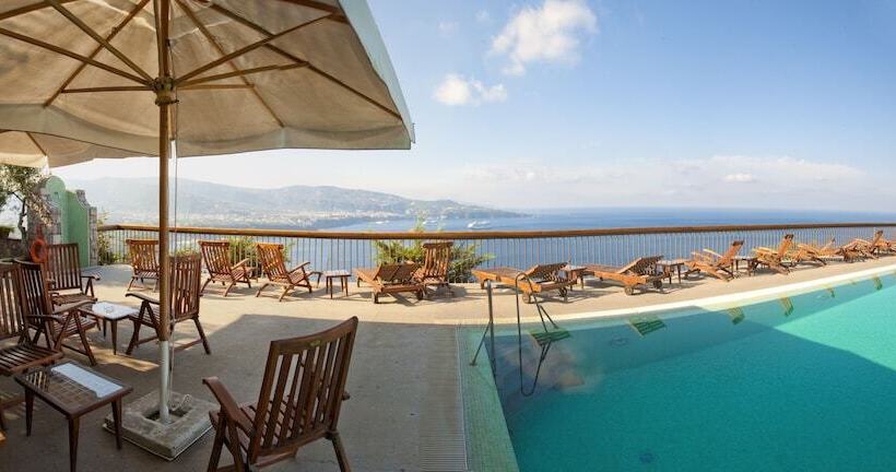 בית מלון כפרי Mega Mare