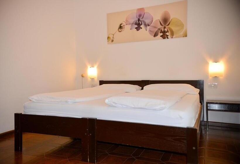 Отель Regina Delle Dolomiti