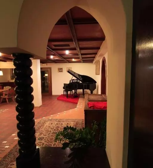 בית מלון כפרי Regina Delle Dolomiti