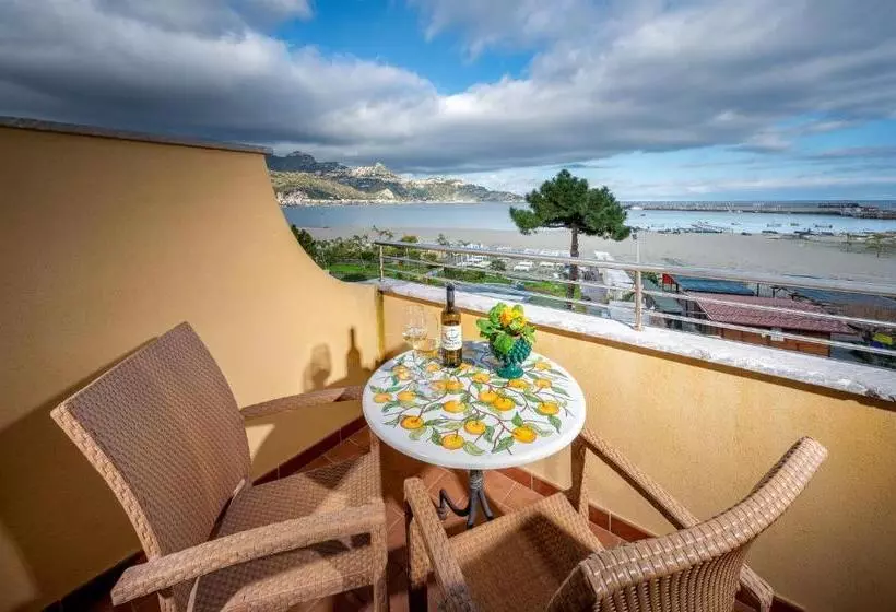 Hotelli Sabbie D'Oro