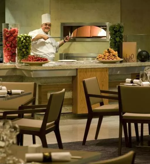 Отель Sofitel London Heathrow