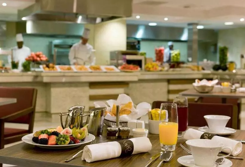 Отель Sofitel London Heathrow