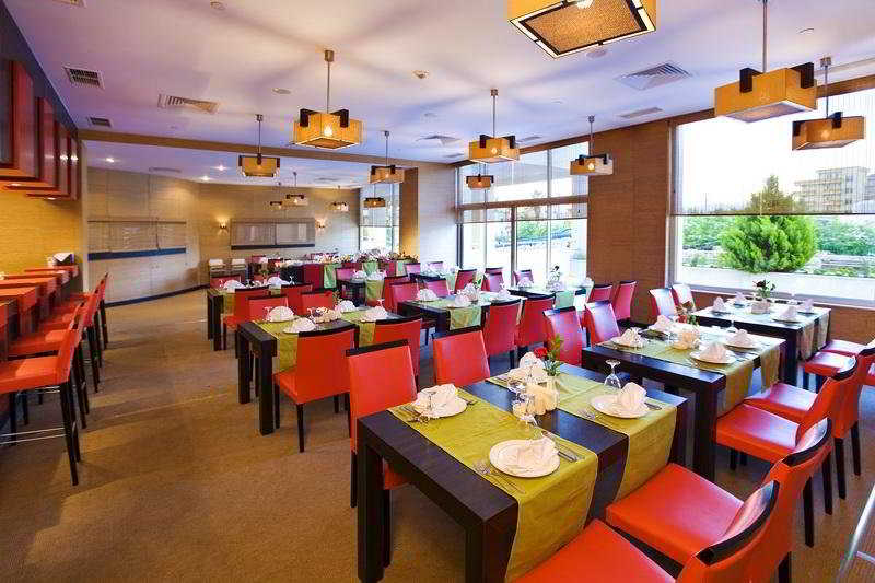 בית מלון כפרי Timo Resort