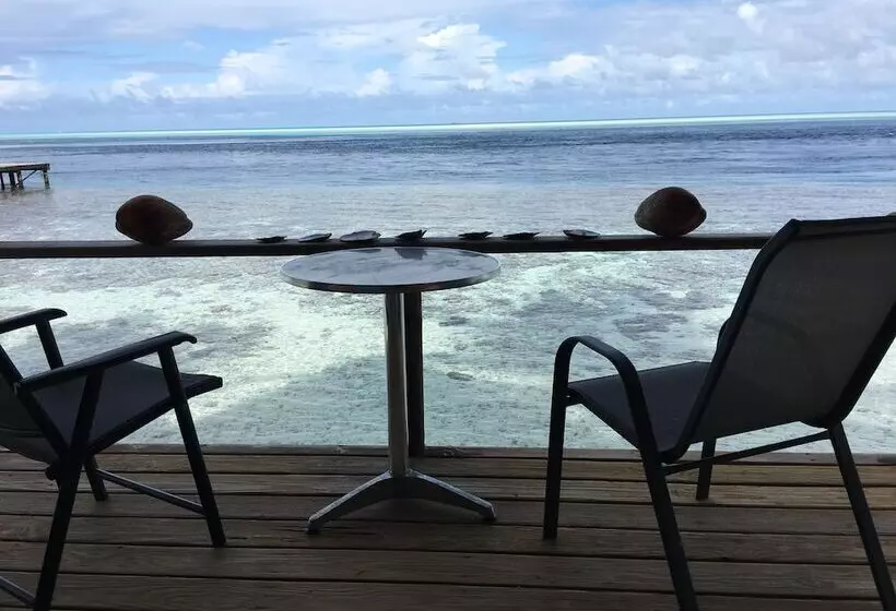 هتل Tetamanu Village