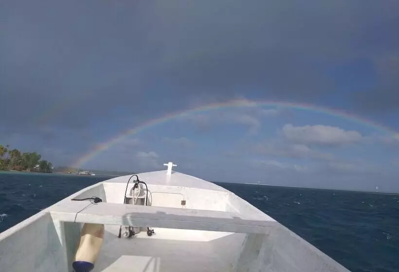 هتل Tetamanu Village