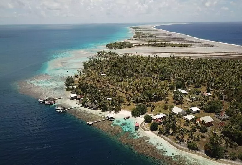 هتل Tetamanu Village